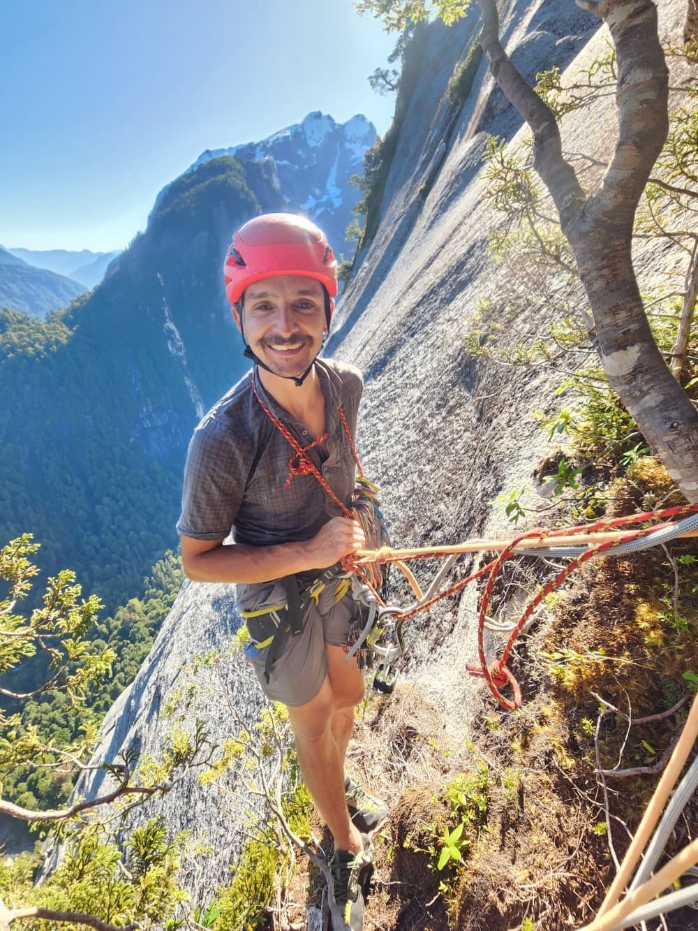 Lorenzo Cerri Bakuro - in montagna, in parete con attrezzatura